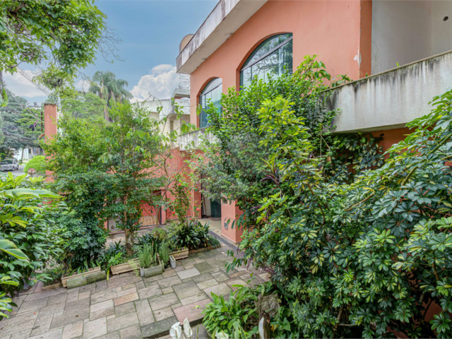 Casa à venda com 5 suítes em Jardim Prudência, São Paulo, SP