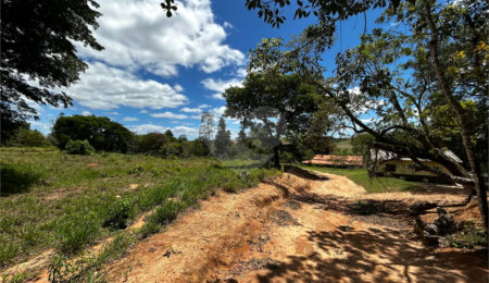 Sítio à venda com 2 quartos em Área Rural de Varginha, Itapetininga, SP