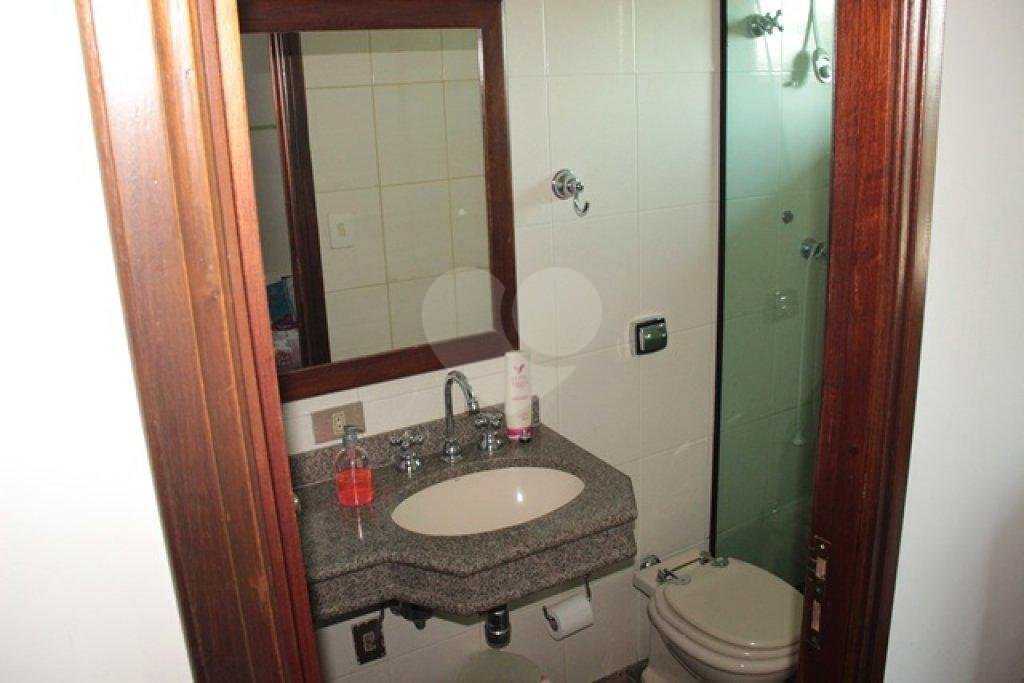Sobrado à venda com 7 quartos, sendo 5 suítes, no Centro, Mairiporã, SP