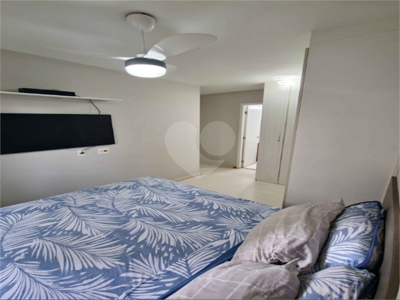 Apartamento à venda com 2 quartos, sendo 1 suíte,  em Parque Reboucas, São Paulo, SP
