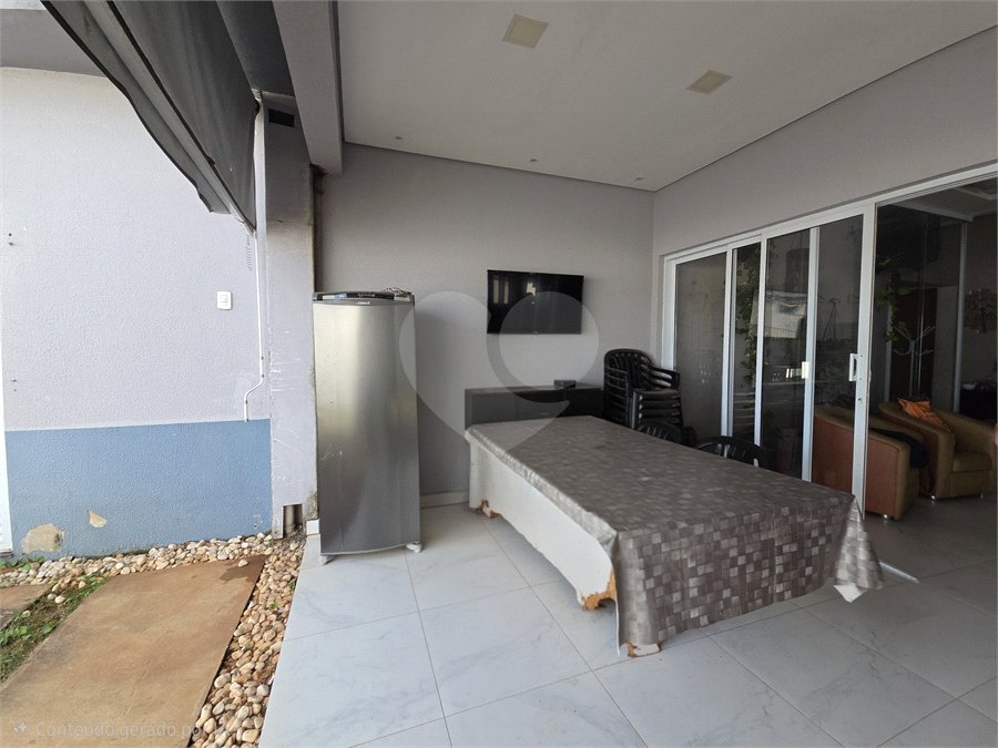 Casa à venda com 4 quartos, sendo 1 suíte, no condomínio Village Ipanema 2, Araçoiaba da Serra - SP