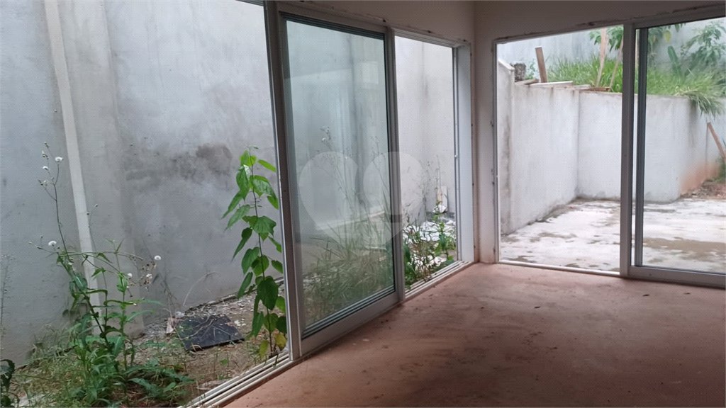 Casa à venda com 3 suítes no condomínio Residencial Floresta, São Paulo - SP
