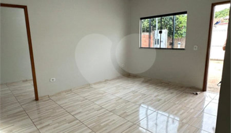Casa à venda com 4 quartos, sendo 1 suíte,  em Residencial Ponta Porã II, Ponta Porã, MS