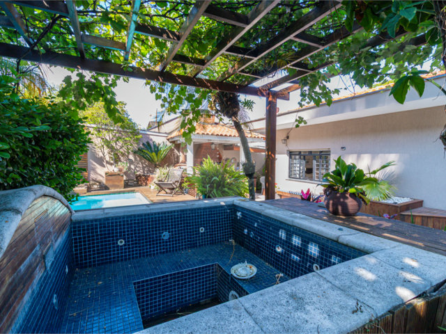 Casa à venda com 3 suítes em Chácara Monte Alegre, São Paulo, SP