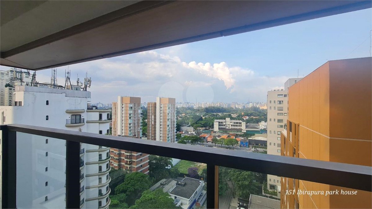 Apartamento à venda com 3 suítes em Moema, São Paulo, SP