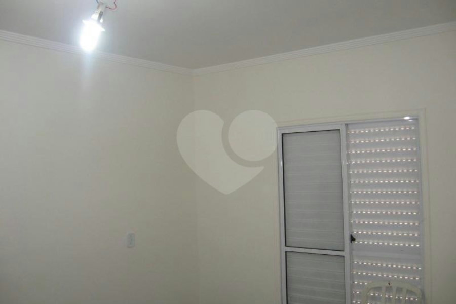 Casa à venda com 3 quartos, sendo 1 suíte, no condomínio Algarve Residencial, São Paulo - SP