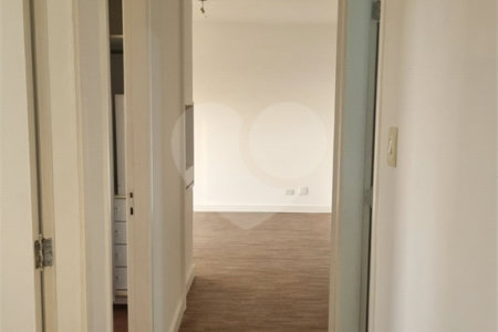 Loja à venda com 3 quartos, sendo 1 suíte,  em Vila Mariana, São Paulo, SP