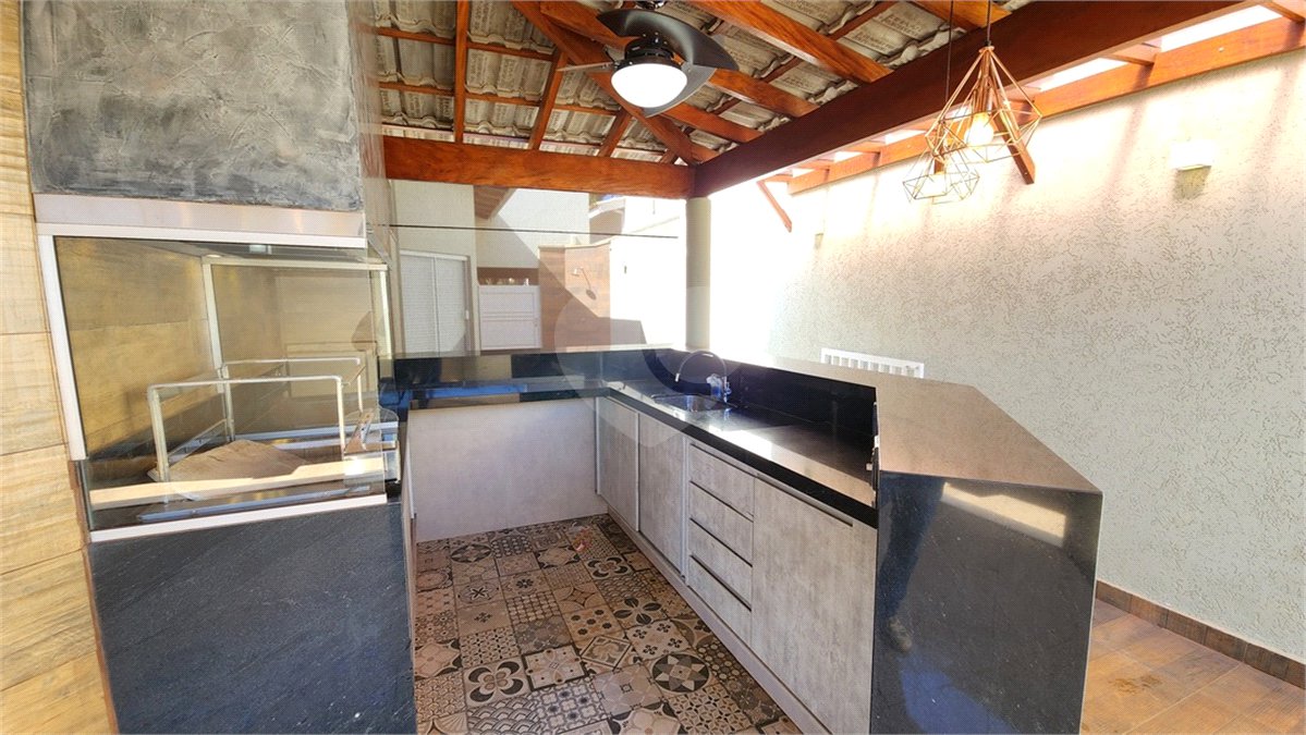 Casa à venda com 3 quartos, sendo 1 suíte, no condomínio Veneto, Araraquara - SP