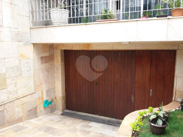 Sobrado à venda ou para alugar com 3 quartos, sendo 1 suíte,  em Anália Franco, São Paulo, SP