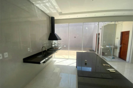 Casa à venda com 3 suítes em Açucena, Balsas, MA