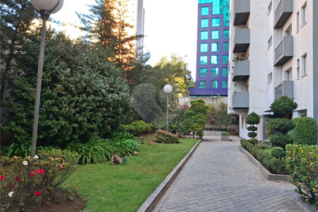 Apartamento à venda com 2 quartos, sendo 1 suíte, em Moema, São Paulo, SP