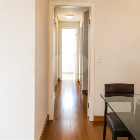 Apartamento à venda com 3 quartos, sendo 1 suíte, em Jardim das Acácias, São Paulo, SP