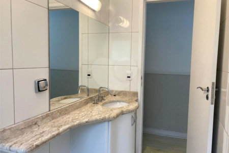 Casa para alugar com 3 quartos, sendo 1 suíte, em Santo Amaro, São Paulo, SP