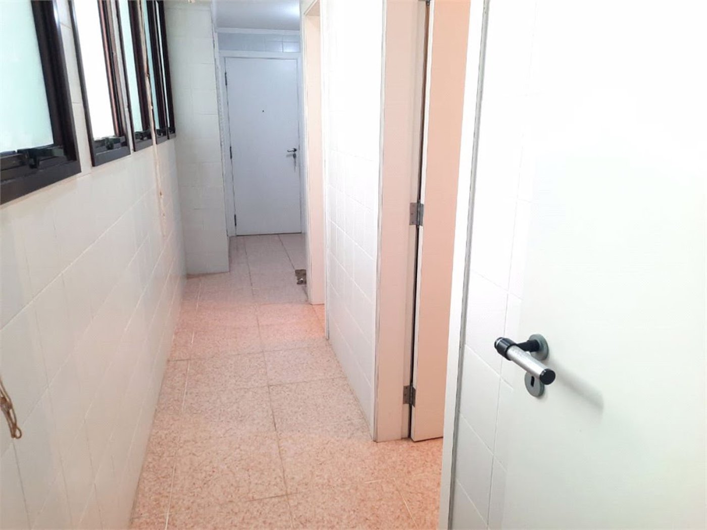 Apartamento Residencial à venda, Pitangueiras, Guarujá - AP0136.