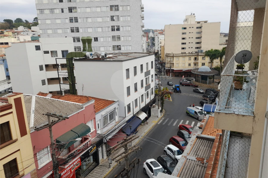Apartamento à venda com 3 quartos, sendo 1 suíte, no Centro, Serra Negra, SP