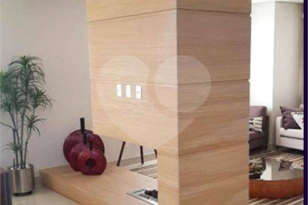 Sobrado à venda com 6 suítes em Vila Santista, Atibaia, SP
