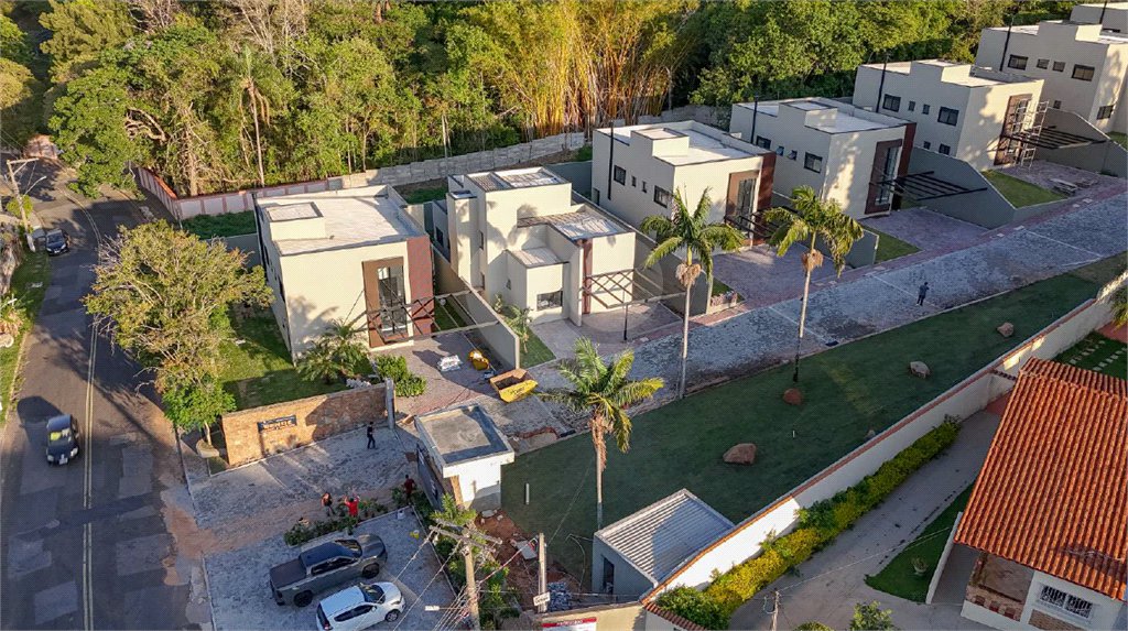 Casa em condomínio à venda com 3 suítes em Vila Santista, Atibaia, SP