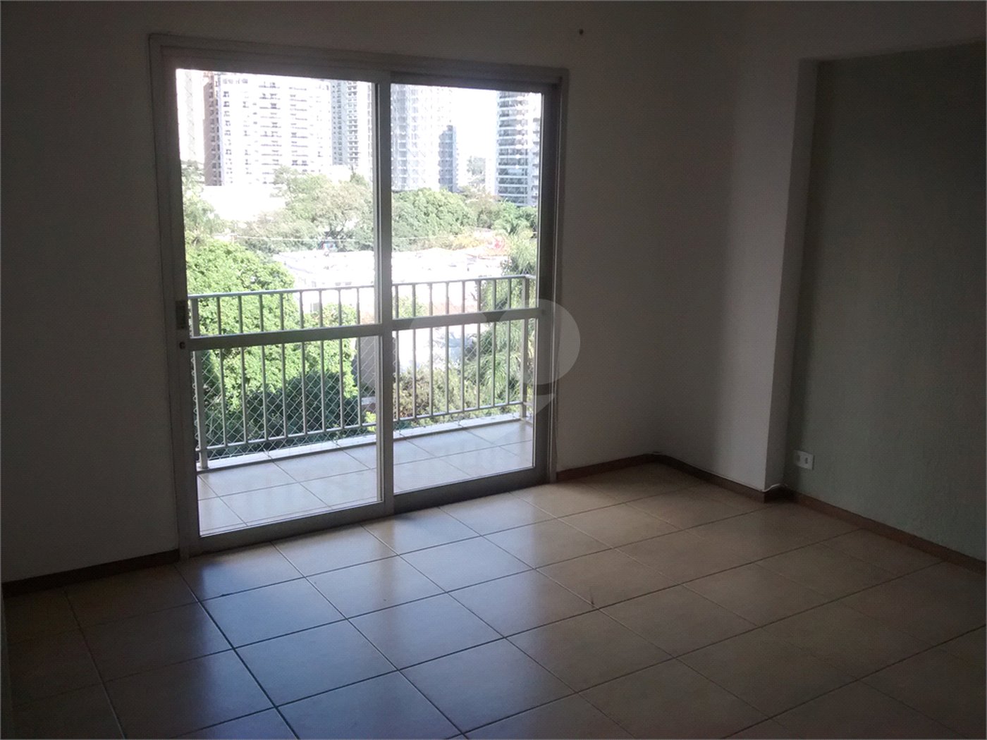 Apartamento à venda com 3 quartos, sendo 1 suíte,  em Cidade Monções, São Paulo, SP