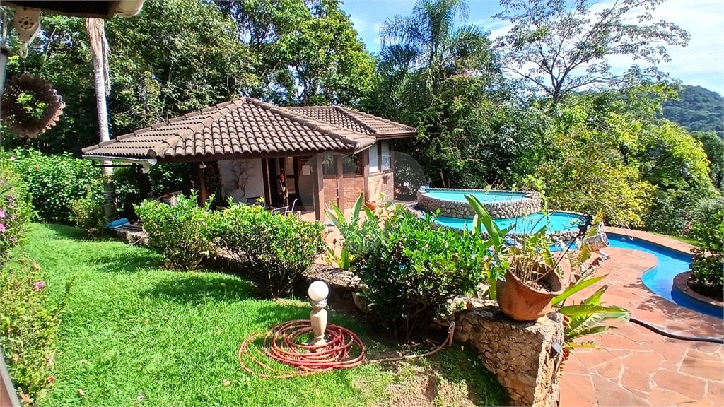 Casa à venda com 4 suítes no condomínio Sausalito, Mairiporã - SP
