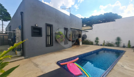 Casa à venda com 3 quartos, sendo 1 suíte, em Interlagos, São Paulo, SP