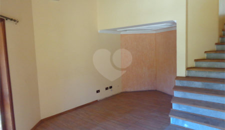 Sobrado à venda com 5 quartos, sendo 1 suíte,  em Serra da Cantareira, Mairiporã, SP