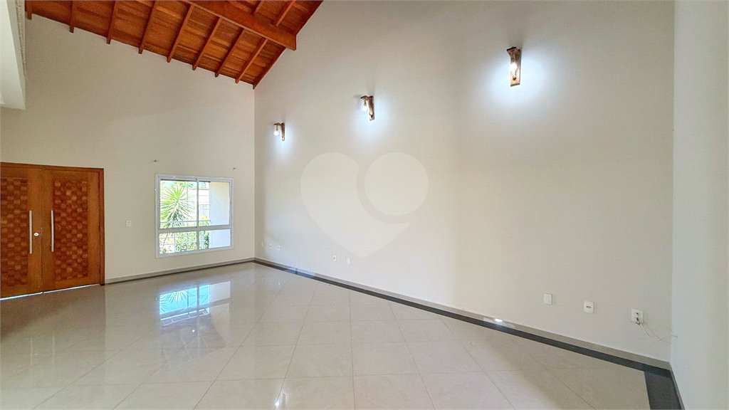 Casa à venda ou para alugar com 3 quartos, sendo 1 suíte,  no condomínio Portal de Itaici, Indaiatuba - SP