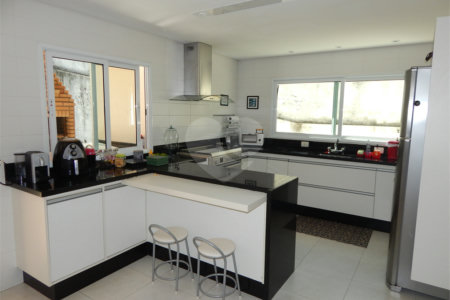 Casa à venda com 3 suítes no condomínio Alpes de Vinhedo, Vinhedo - SP