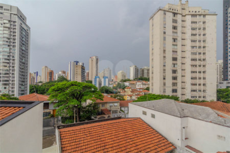 Sobrado à venda com 3 quartos, sendo 1 suíte, em Jardim Vera Cruz, São Paulo, SP