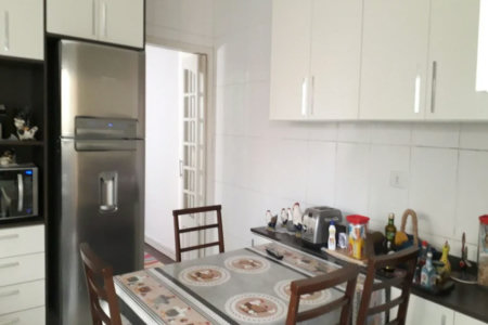 Casa à venda com 3 quartos, sendo 2 suítes, em Cidade dos Bandeirantes, São Paulo, SP
