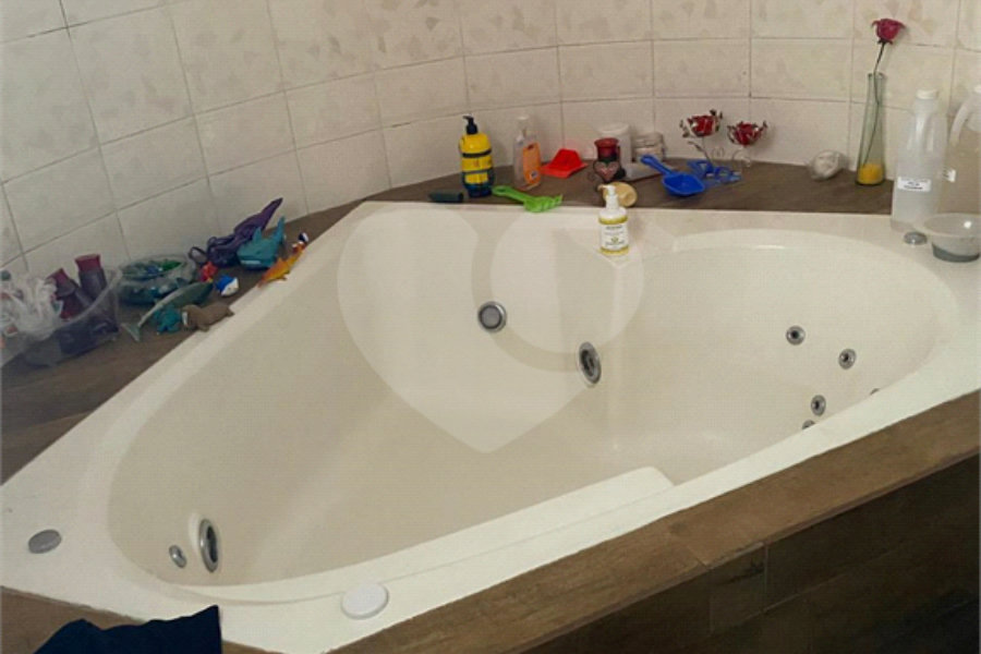 Sobrado à venda com 4 quartos, sendo 3 suítes, em Vila Gustavo, São Paulo, SP