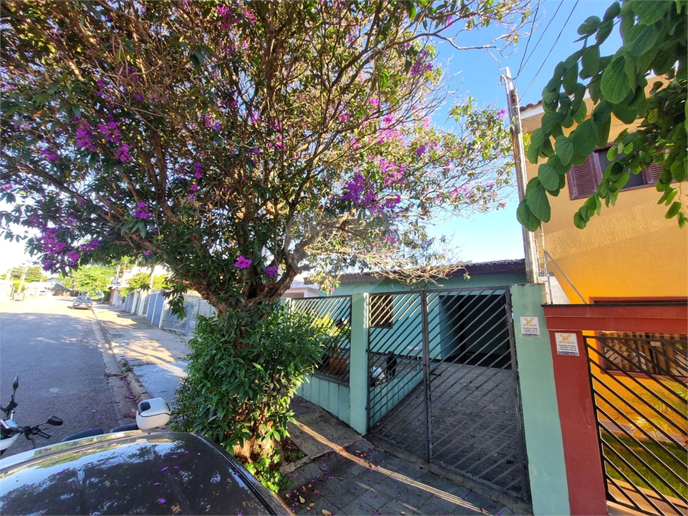 Casa à venda com 4 quartos, sendo 1 suíte,  em Jardim Guarujá, Sorocaba, SP