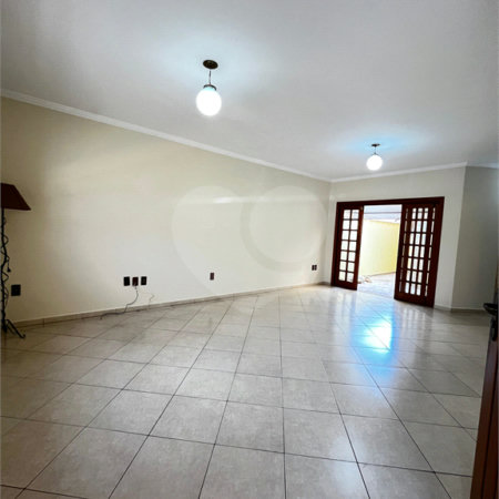 Casa à venda com 3 quartos em Parque da Lagoa, Itapetininga, SP