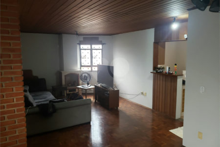 Casa à Venda na Região Central de São Carlos - Excelente Localização