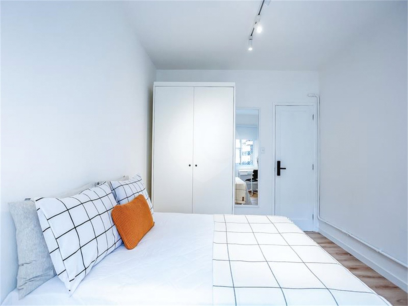 Apartamento à venda com 3 quartos, sendo 1 suíte, em Itaim Bibi, São Paulo, SP