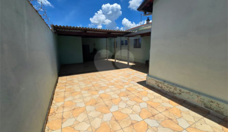 Casa à venda com 3 quartos em Vila Prado, Itapetininga, SP