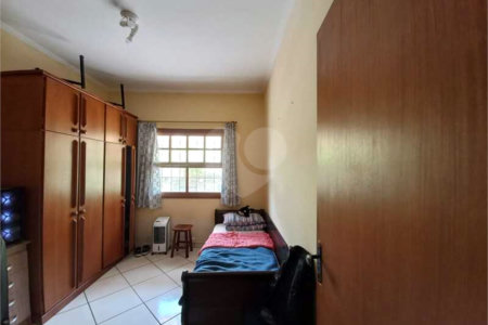 Casa à venda com 3 quartos, sendo 1 suíte, no condomínio Outeiro das Flores 2, Itupeva - SP