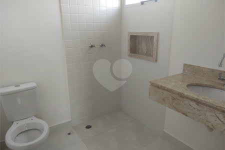 Casa Térrea à venda com 3 suítes em Jardim do Lago, Atibaia, SP