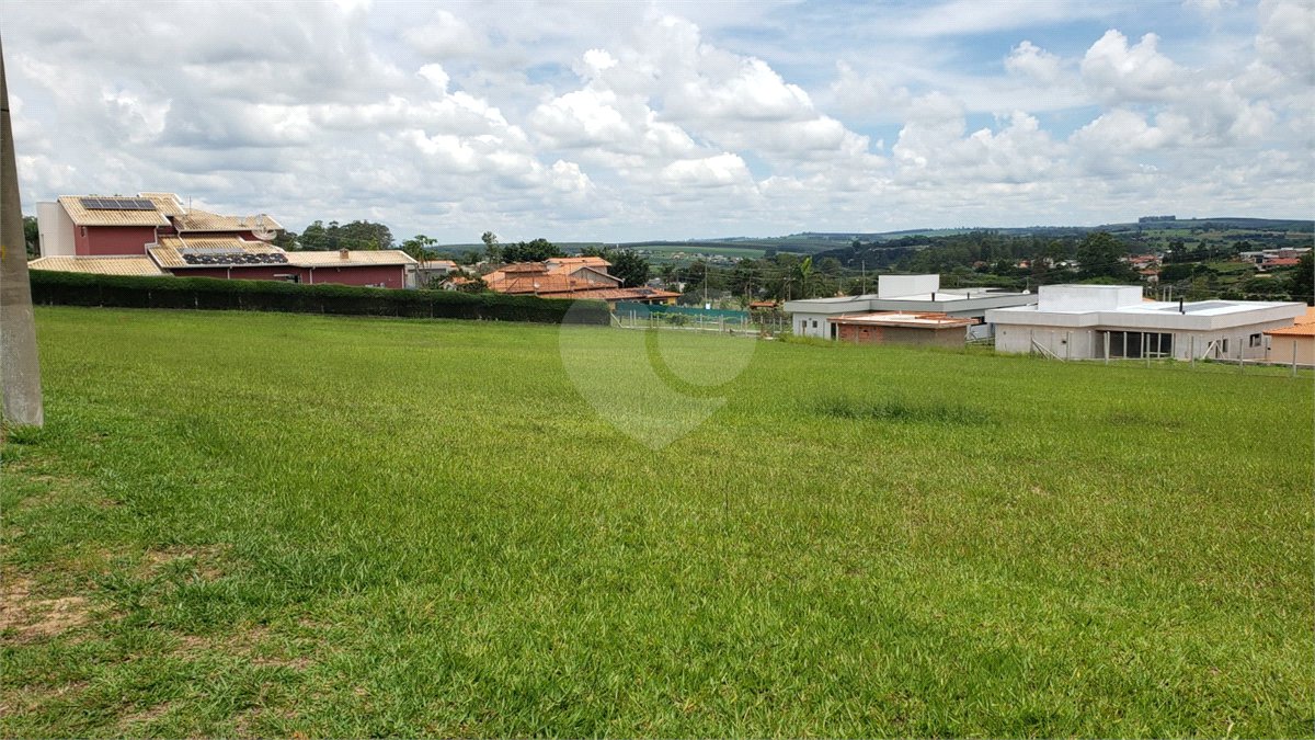 Terreno à venda em Condomínio Residencial Pinheiros do Lago, Alambari, SP