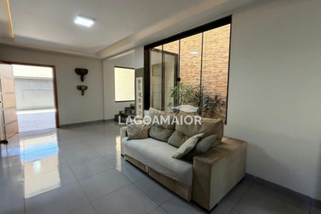 Casa à venda com 3 suítes em Jardim dos Ipes, Três Lagoas, MS