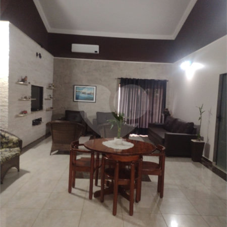 Casa à venda com 3 quartos, sendo 1 suíte, no condomínio Acmti - Colinas do Mosteiro, Terras de Itaici e Recanto dos Pássaros, Indaiatuba - SP