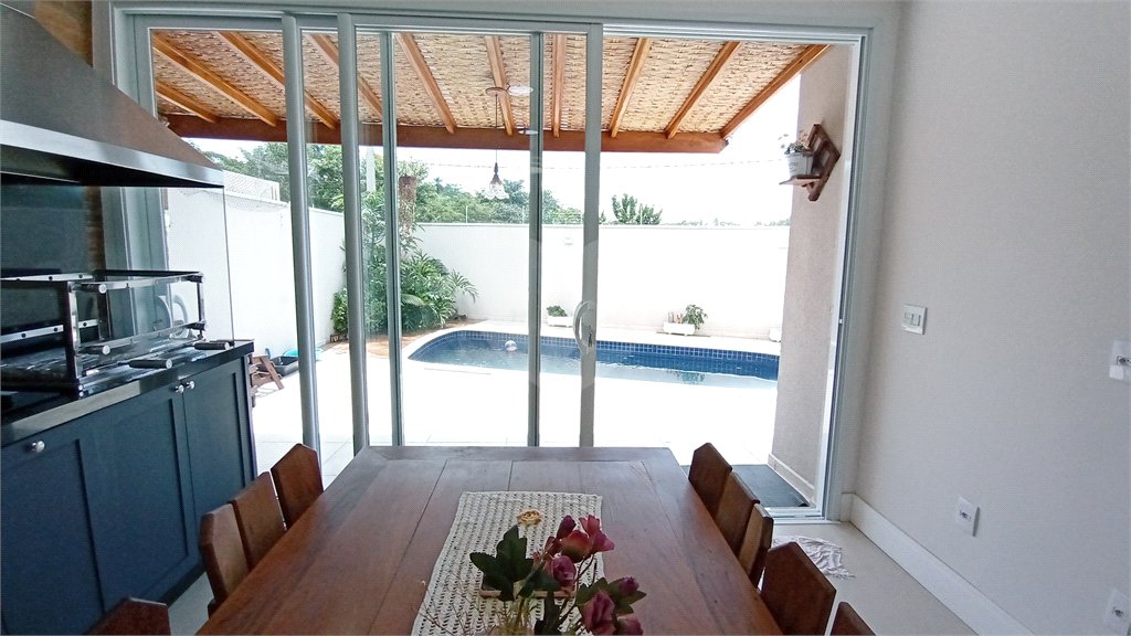 Casa à venda com 3 suítes no condomínio Vila do Sol, Valinhos - SP