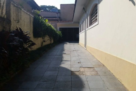 Casa à venda com 3 quartos, sendo 1 suíte, em Butantã, São Paulo, SP