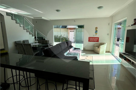 Casa à venda com 4 quartos, sendo 3 suítes,  em Tucuns, Armação dos Búzios, RJ