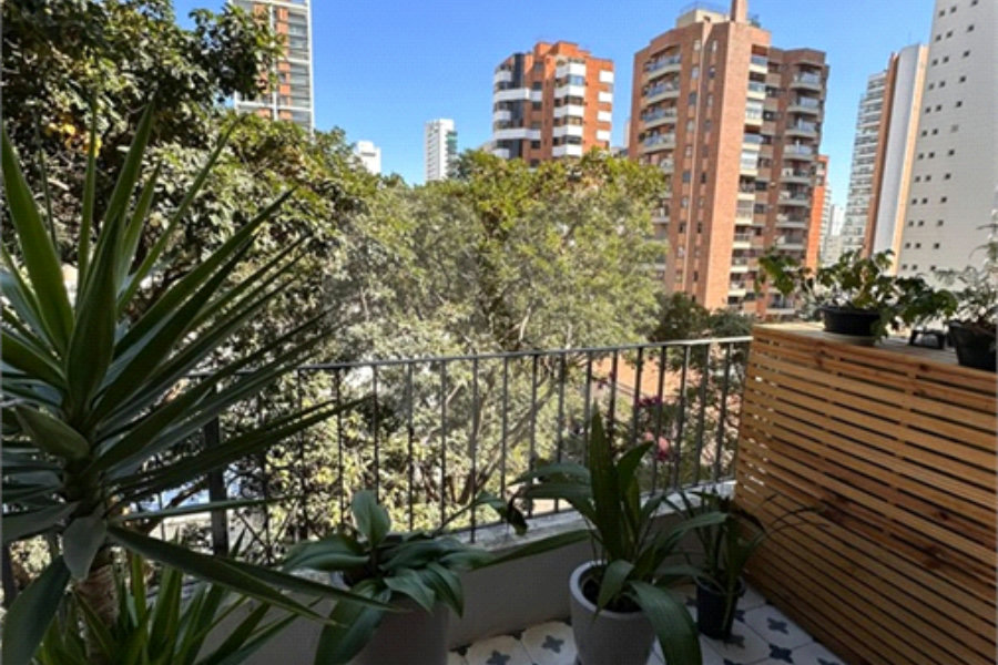 Apartamento para alugar com 3 quartos, sendo 2 suítes, em Moema, São Paulo, SP