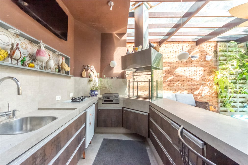 Casa de Vila à venda com 4 quartos, sendo 2 suítes, em Alto da Boa Vista, São Paulo, SP