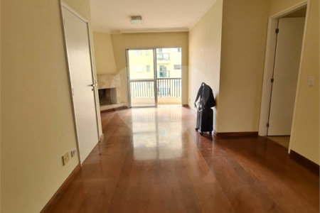 Apartamento à venda com 3 quartos, sendo 1 suíte,  em Alto da Boa Vista, São Paulo, SP