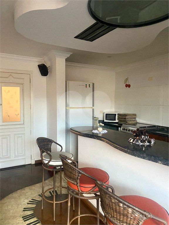 Casa à venda com 4 quartos, sendo 3 suítes, em Jardim Maia, Guarulhos, SP