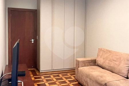 Sobrado à venda com 5 quartos, sendo 2 suítes, em Vila Inah, São Paulo, SP