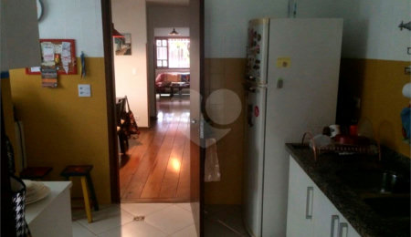 Sobrado à venda com 3 quartos, sendo 1 suíte,  em Jardim das Vertentes, São Paulo, SP