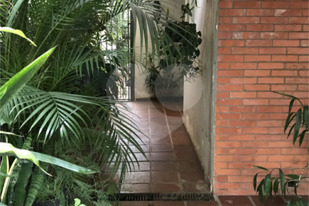 Sobrado à venda com 4 quartos, sendo 2 suítes,  em Vila Mariana, São Paulo, SP